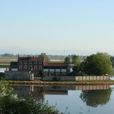 Cascina Rossa 21 Bed & Breakfast Stroppiana Bagian luar foto